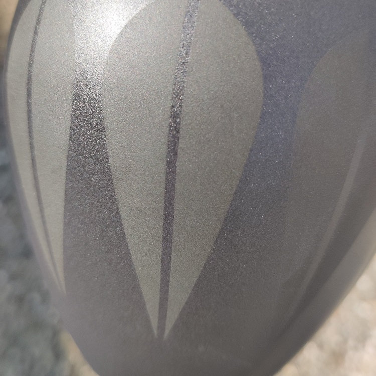 Vase i keramik med Lotus mønster