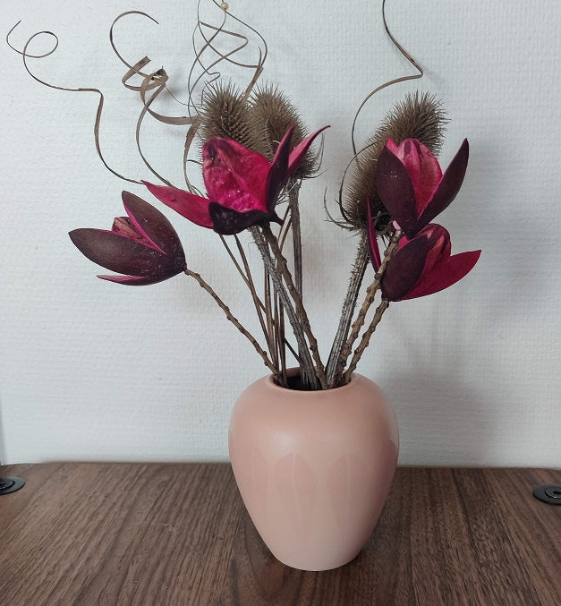 Vase i keramik med Lotus mønster
