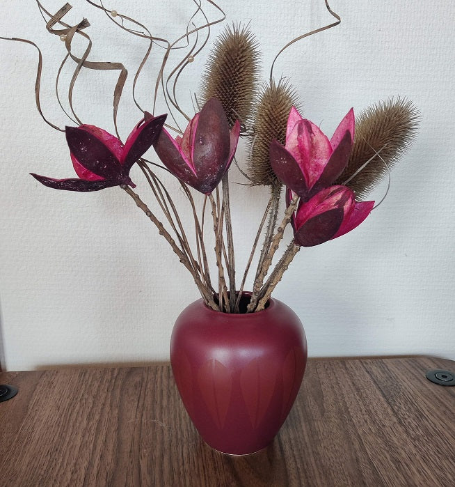 Vase i keramik med Lotus mønster